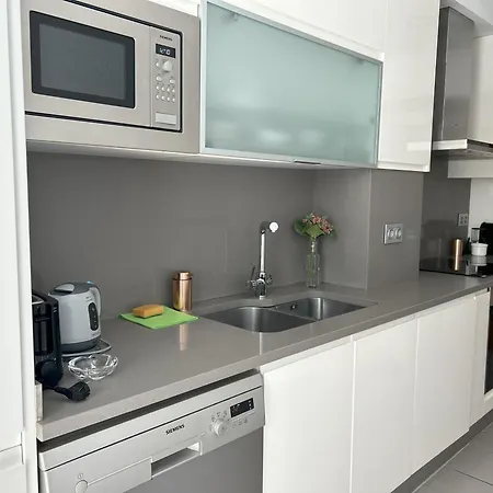 Reina In Appartamento *