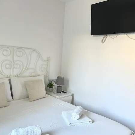 Reina In Apartment